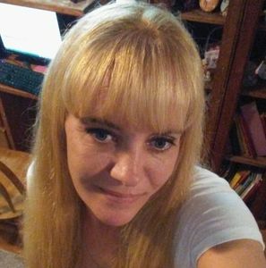 Meet your Posher, Leigh